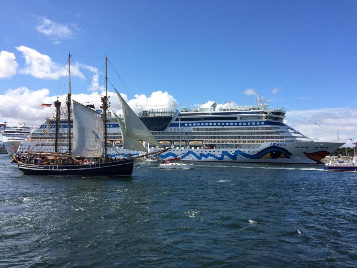 Ferienhaus Am Yachthafen, Yacht Rostock