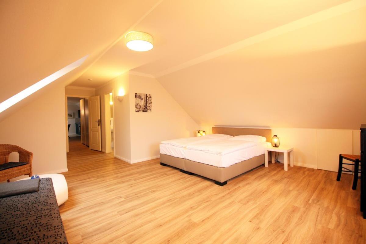 Apartment Ferienhaus Am Yachthafen, Yacht Rostock